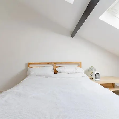 Modern With Terrace Apartmán *