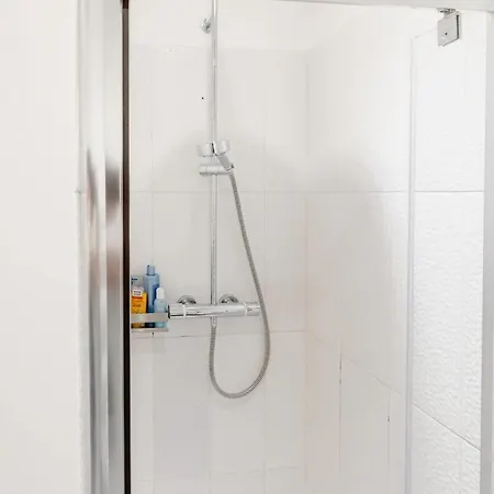 Modern With Terrace * Bristol