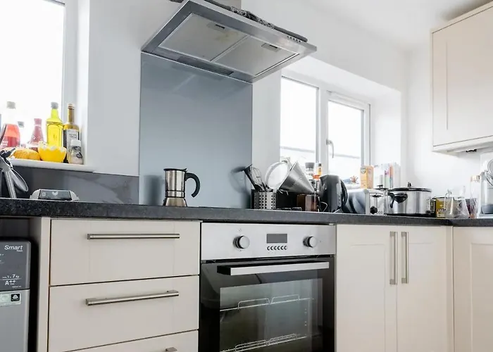 Modern With Terrace * Bristol