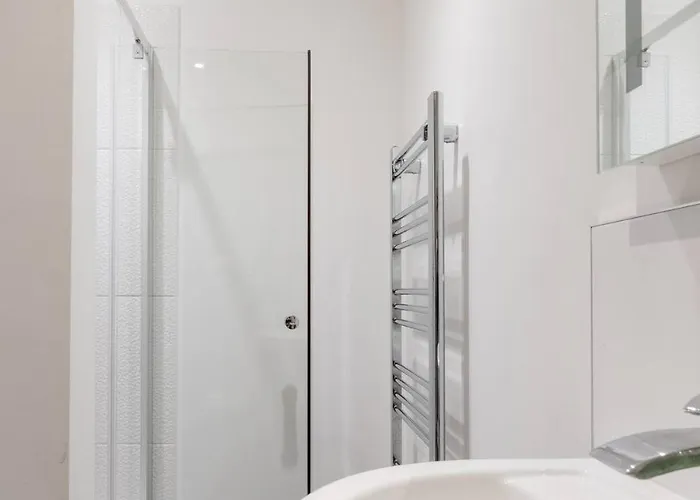 Modern With Terrace * Bristol